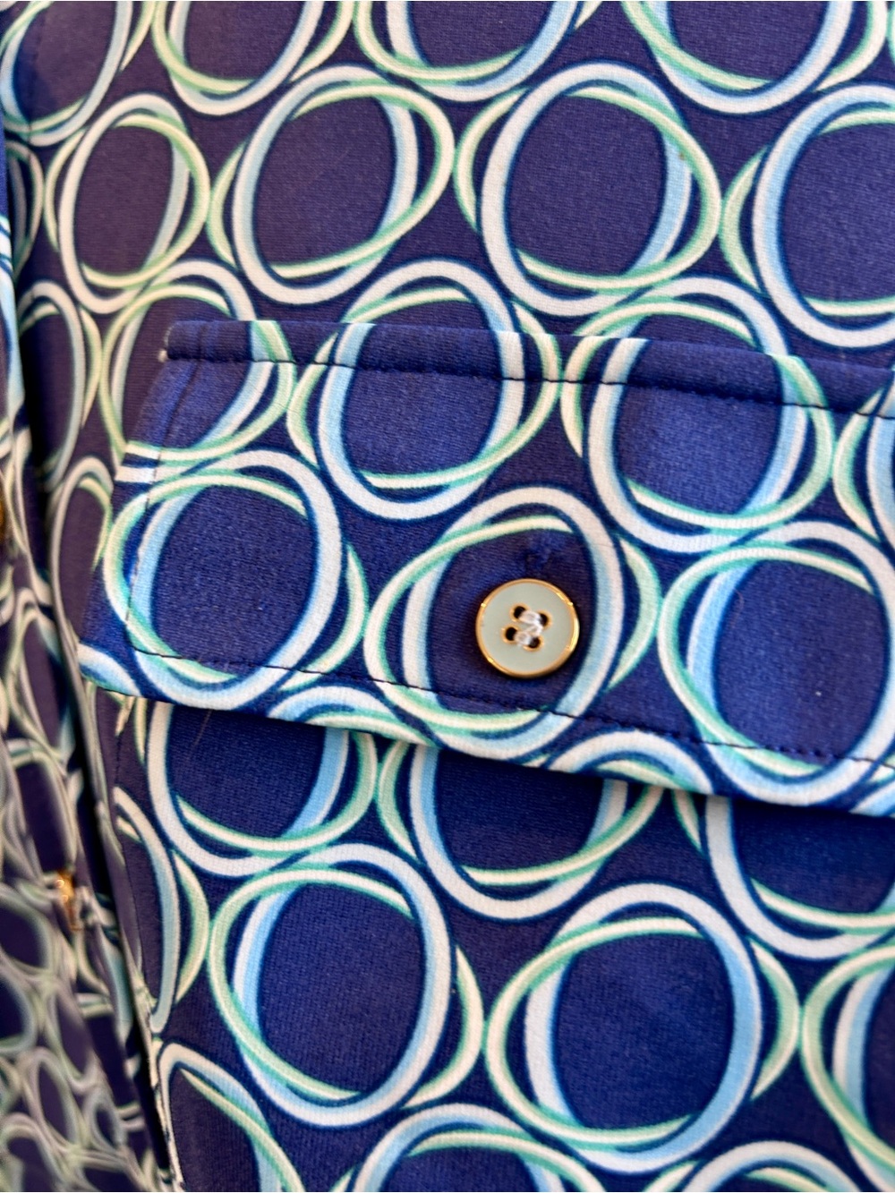 J McLaughlin Women’s Blue Geometric Button-Down Shirt with Roll-Tab Sleeves - Picture 3 of 7